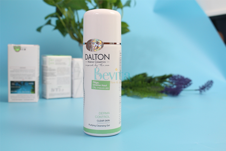 Công dụng gel rửa mặt da hỗn hợp dễ nổi mụn Dalton Purifying Cleansing Gel 200ml